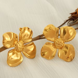 1 pair simple series retro flower stainless steel  gold plated women stud earrings h5